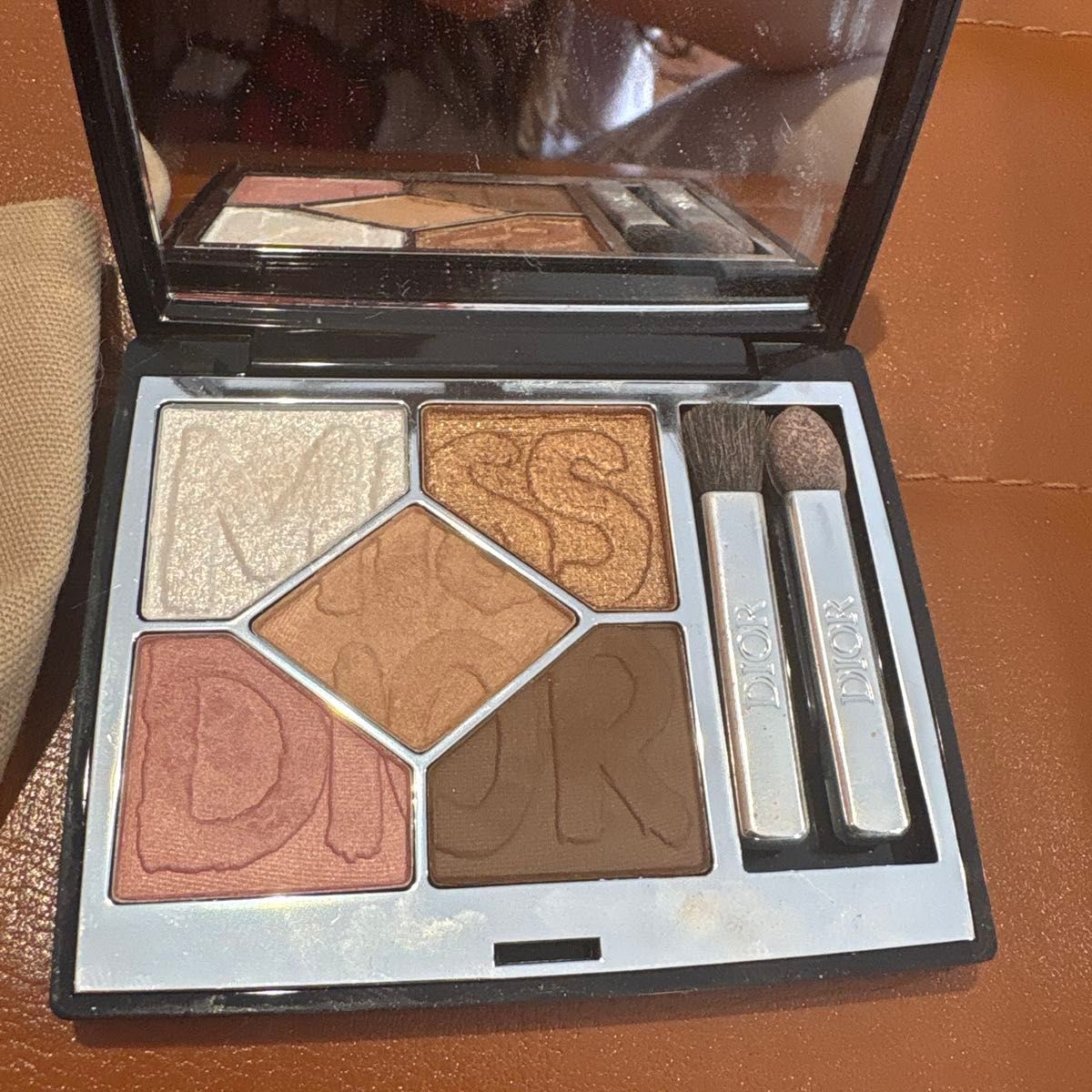 Dior アイシャドウ サンククルール 664 ワイルドベージュ｜Yahoo