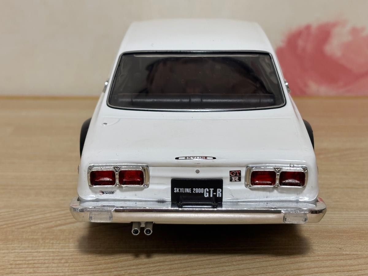 送料無料 1/18 日産 スカイライン GT-R KPGC10 ホワイト ミニカー