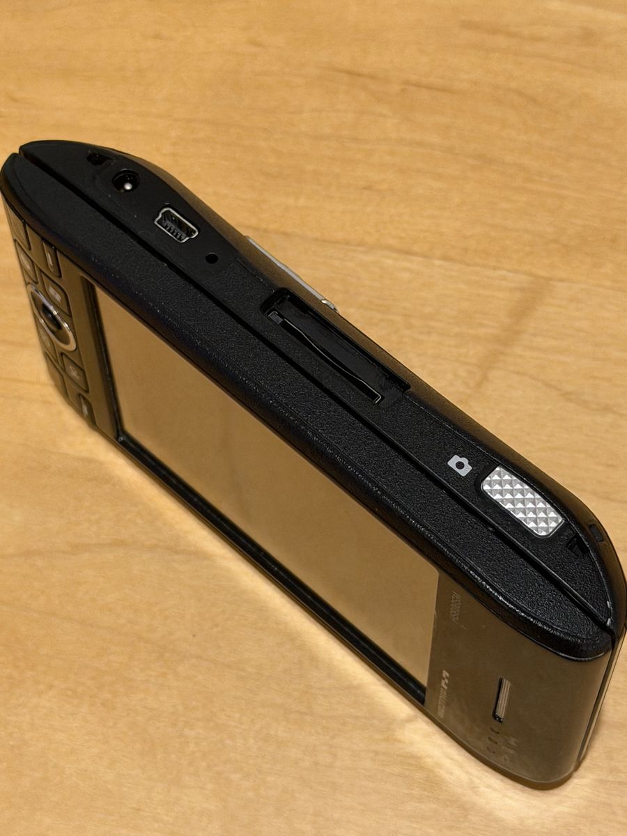 SHARP W-ZERO3 デジカメ付 通信端末 QWERTYキーボード｜Yahoo!フリマ