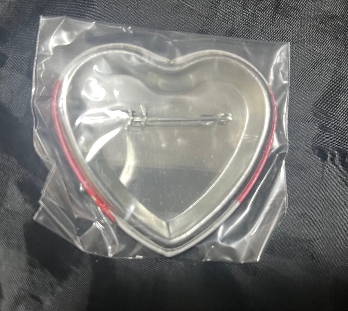 AMNESIA アムネシア ハート型缶バッジ ハート缶バッジ シン｜Yahoo