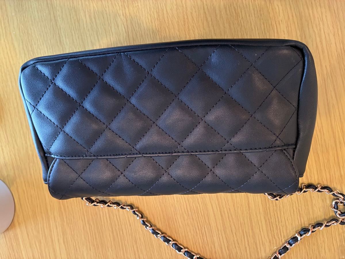 キルティング チェーンショルダーバッグ ブラック ゴールド金具｜Yahoo