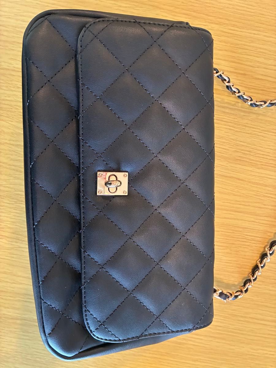 キルティング チェーンショルダーバッグ ブラック ゴールド金具｜Yahoo