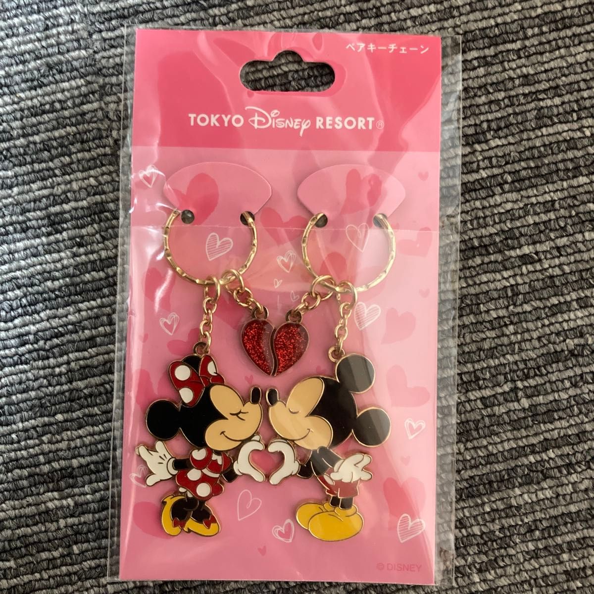 新品タグ付き 激レア ディズニース ミッキー ミニー バッジ付きペア