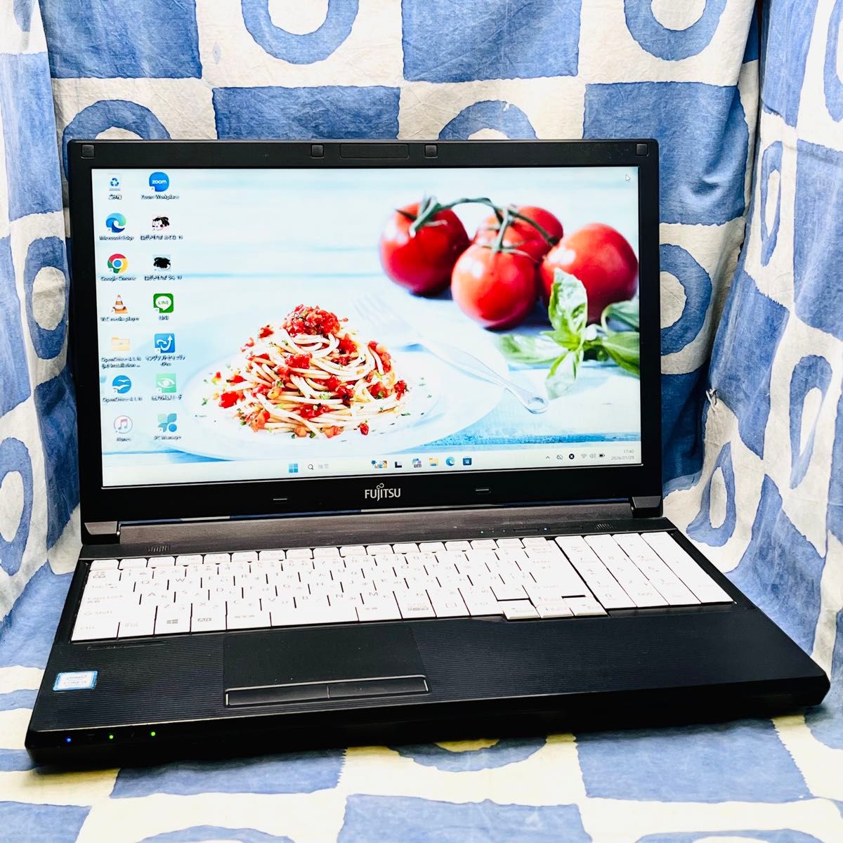 特価 第8世代 SSDでサクサク快適 大人な黒ノートパソコン Windows11