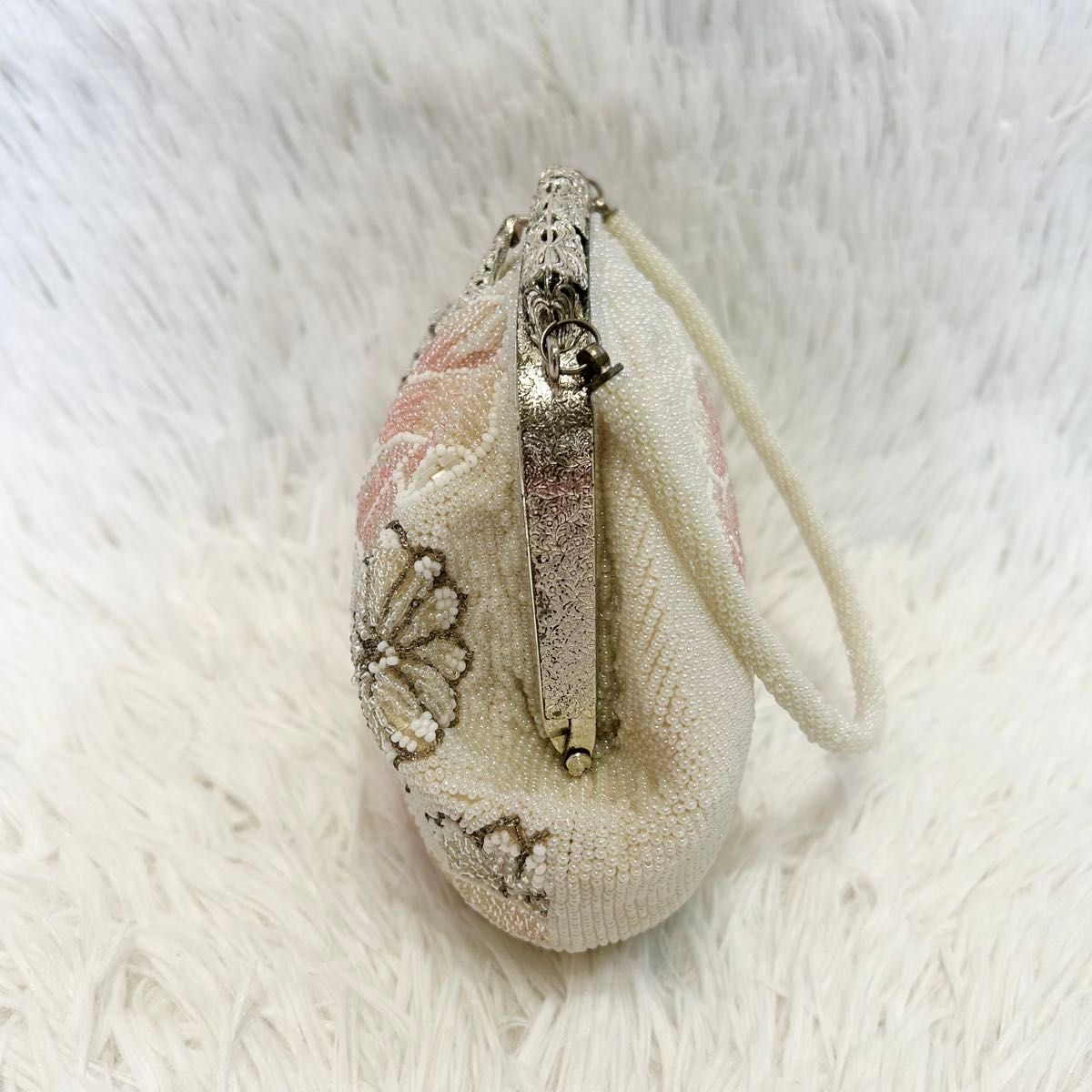 美品 1点物】ビーズバッグ 総ビーズ がま口 花柄 着物 和装 ビンテージ