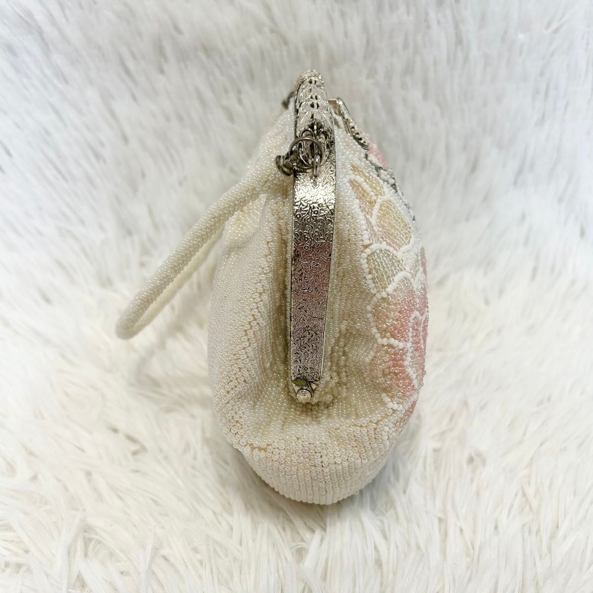 美品 1点物】ビーズバッグ 総ビーズ がま口 花柄 着物 和装 ビンテージ