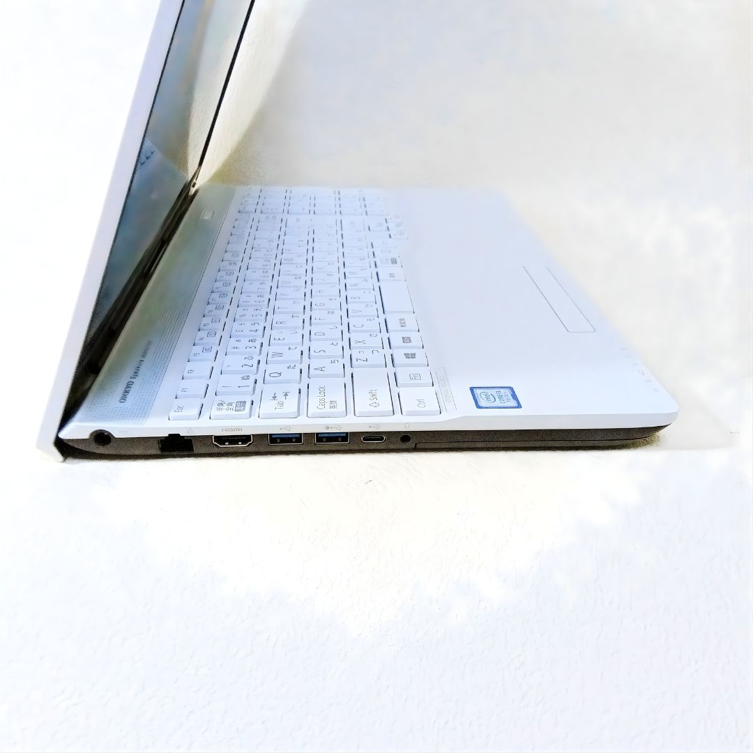 富士通／新品SSD256GB／すぐ使えて万能／メモリ8GB／フルHD