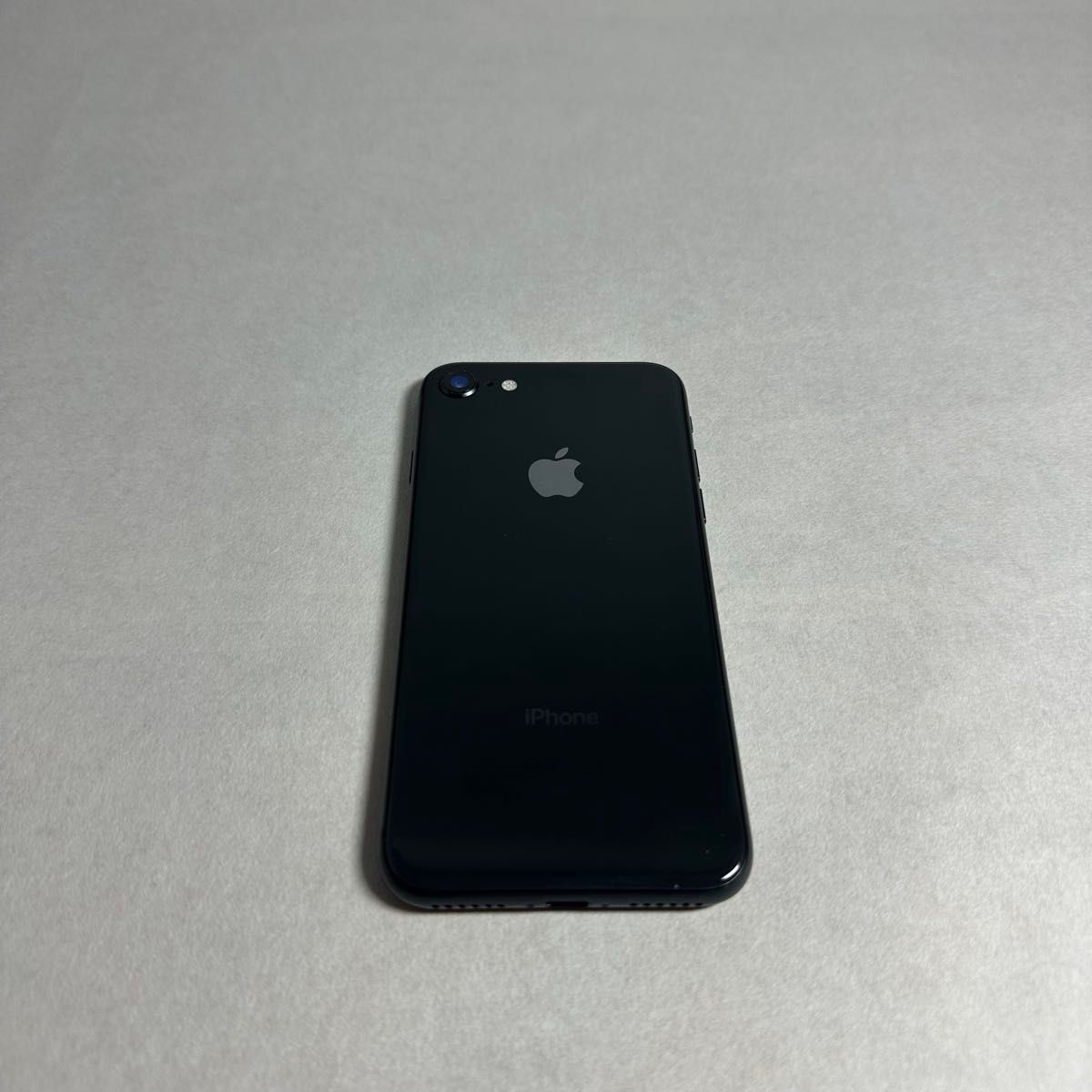稼動品 iPhone 8 64GB SIMロックあり バッテリー容量96% 初期化済み