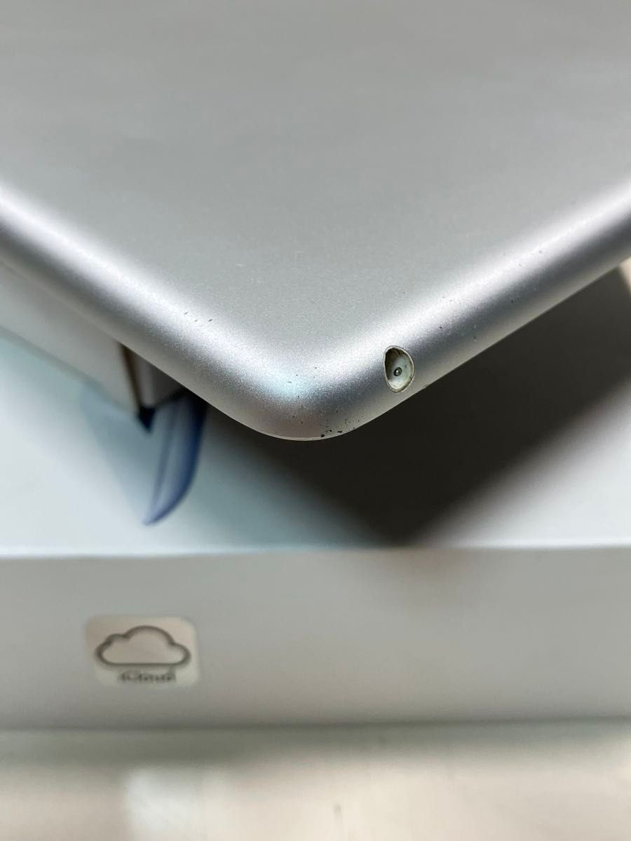 iPad 第9世代 256GB シルバー Wi-Fiモデル カバーガラスつき iPad 第9