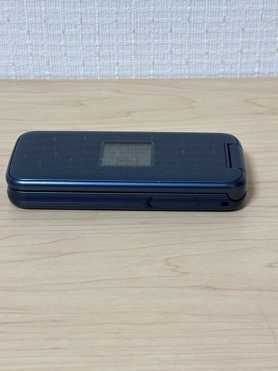 中古美品 docomo ドコモ らくらくホン F-01M ネイビー｜Yahoo!フリマ