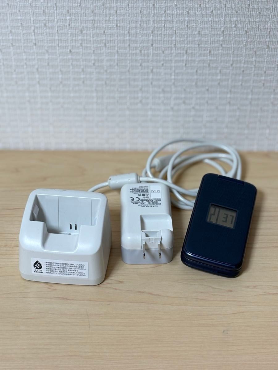 中古美品 docomo ドコモ らくらくホン F-01M ネイビー｜Yahoo!フリマ