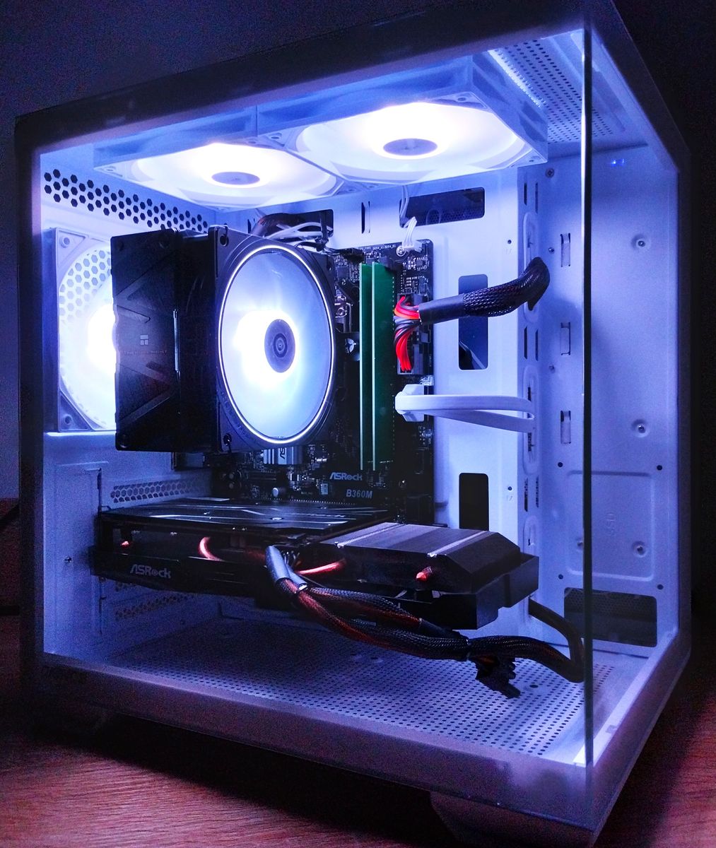 ゲーミングPC/Core i7 8700/RX6600/メモリ16GB/SSD500GB/最新Office