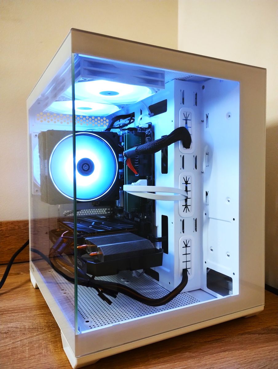 ゲーミングPC/Core i7 8700/RX6600/メモリ16GB/SSD500GB/最新Office