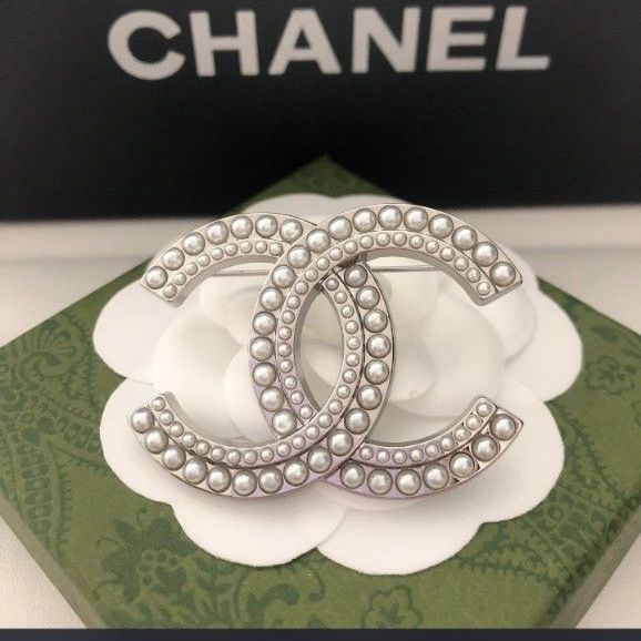 a19シルバーロゴブローチシャネル｜Yahoo!フリマ（旧PayPayフリマ）