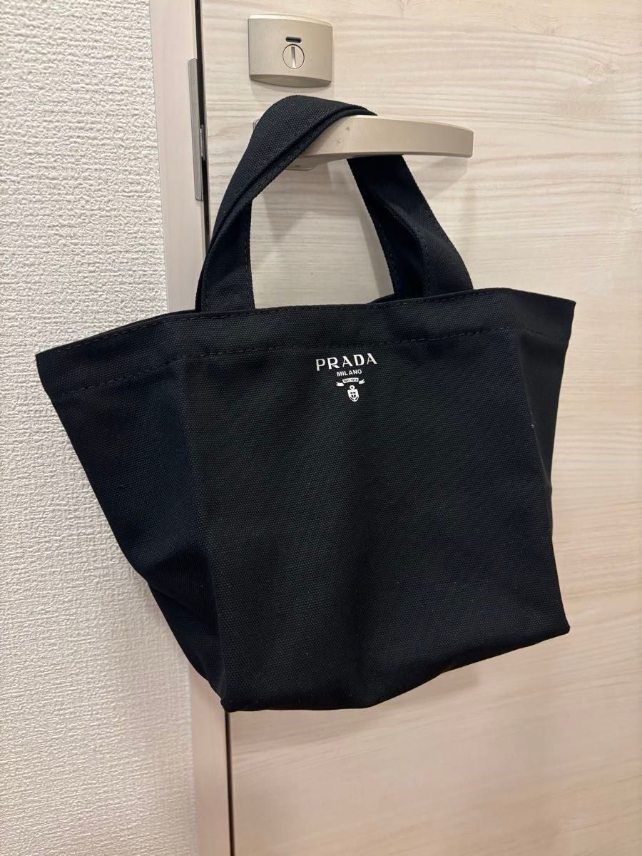 PRADA ノベルティ ブラックミニトートバッグ｜Yahoo!フリマ（旧PayPay