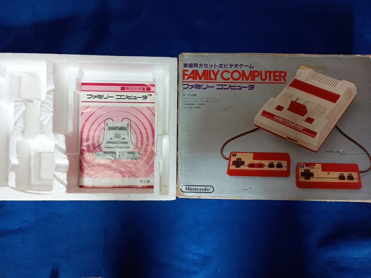 任天堂 ファミコン 本体四角ボタン 箱説明書付き Nintendo ファミリー