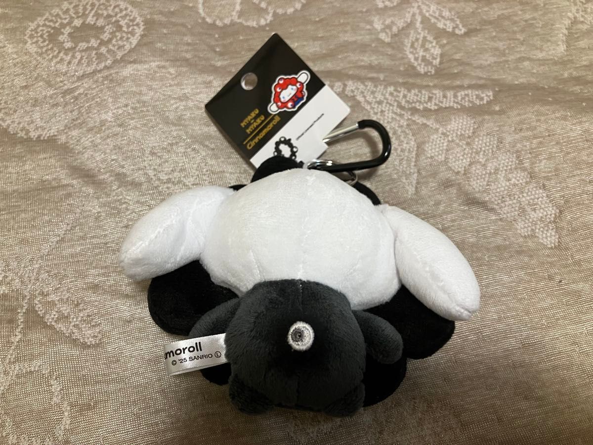 なりきりミャクミャク サンリオ 黒 シナモロール カラビナ 可愛い
