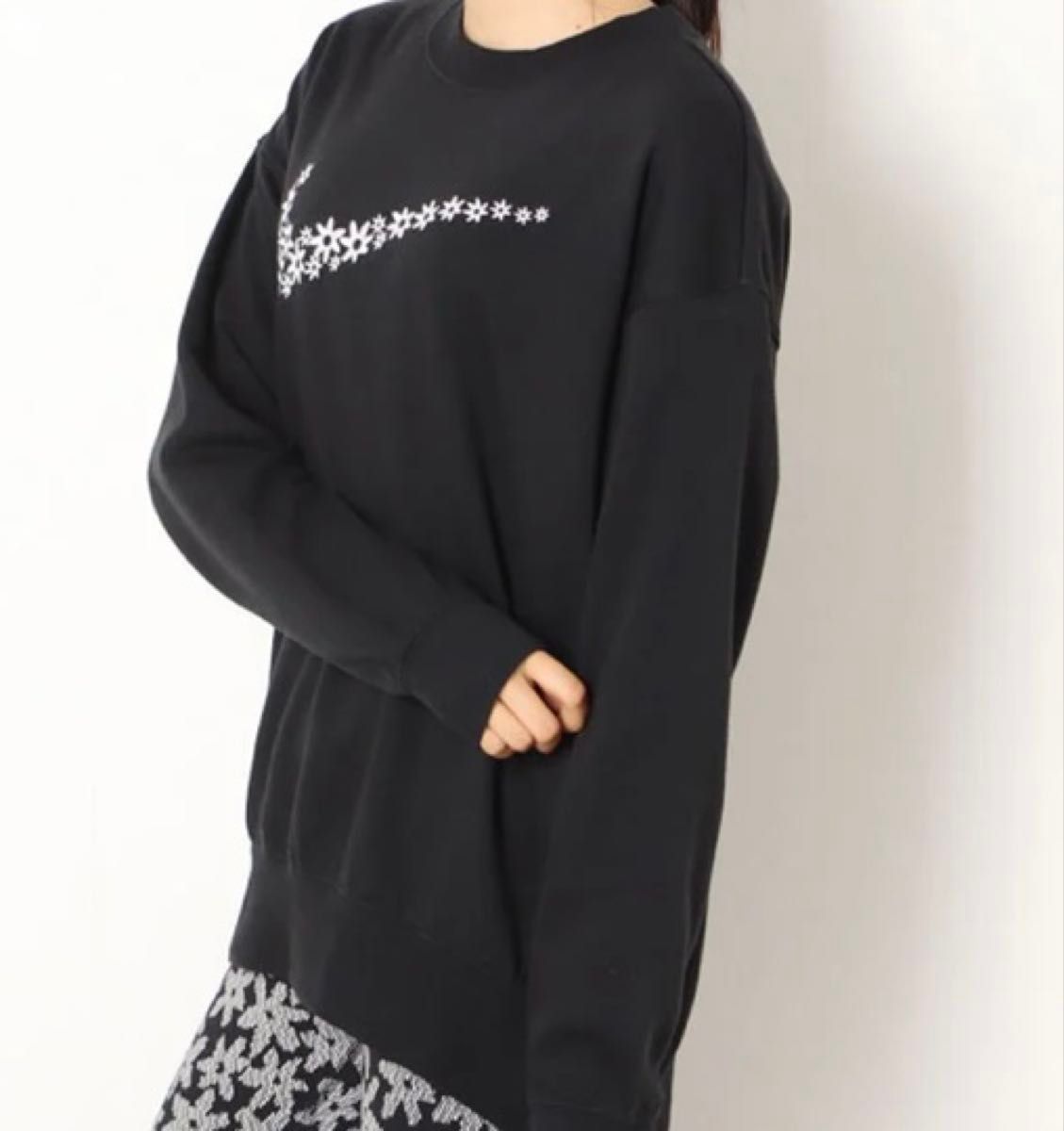 NIKE ナイキ スウェット トレーナー 花柄 デイジー スウッシュ