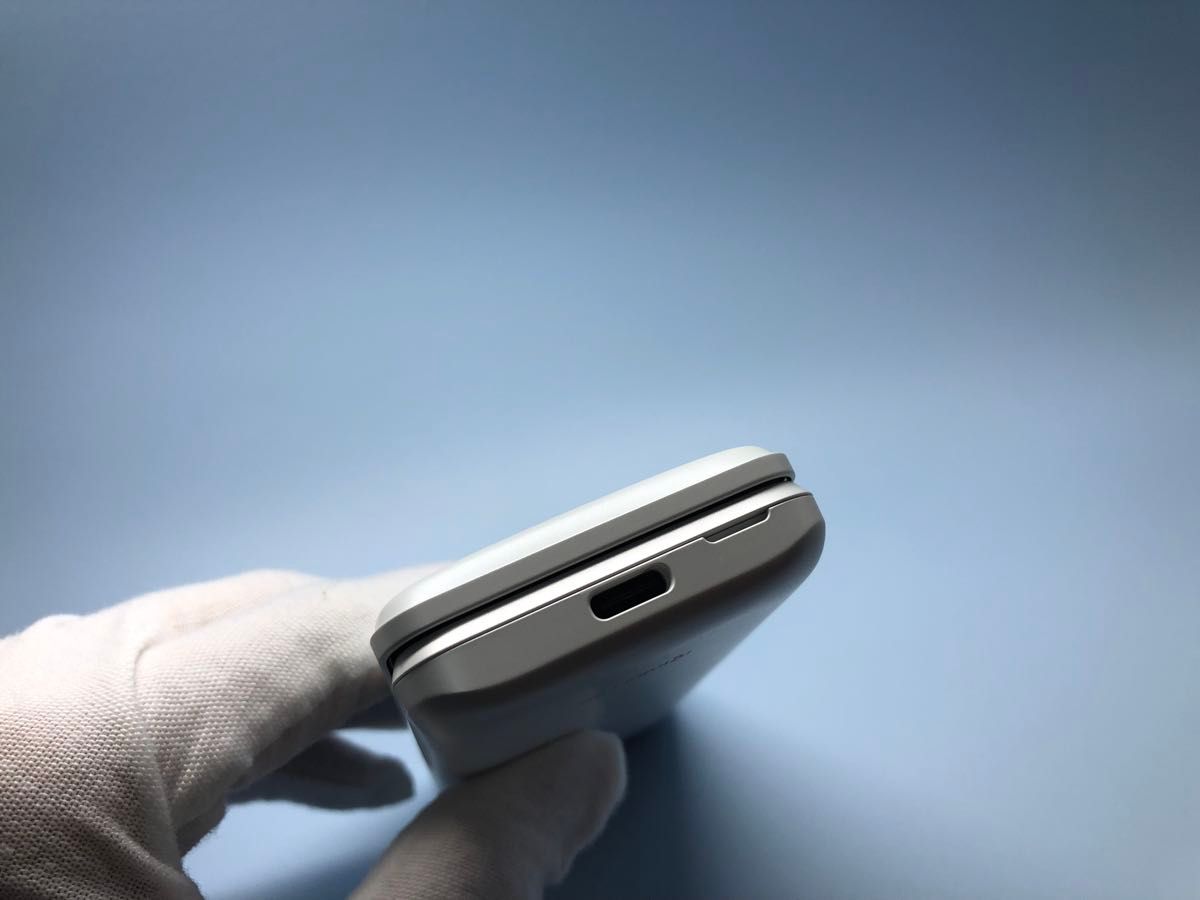 SIMロック解除済 】au GRATINA KYF42 ホワイト｜Yahoo!フリマ（旧