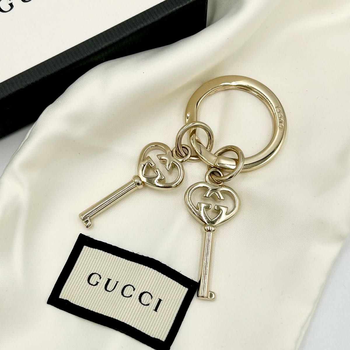 美品 GUCCI インターロッキング ラブリー ハート キーリング