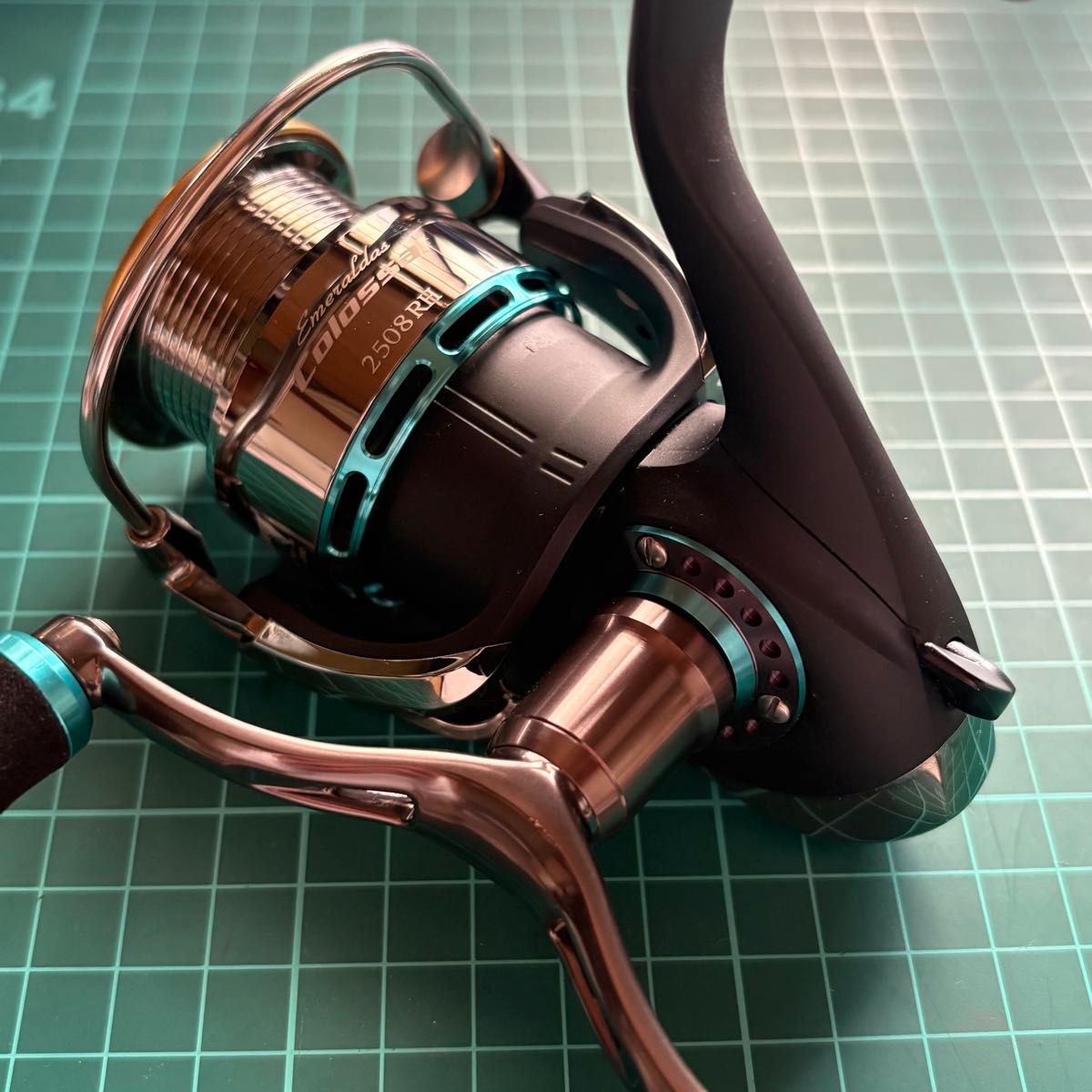 DAIWA ダイワ エメラルダス コロッサル 2508RH｜Yahoo!フリマ（旧