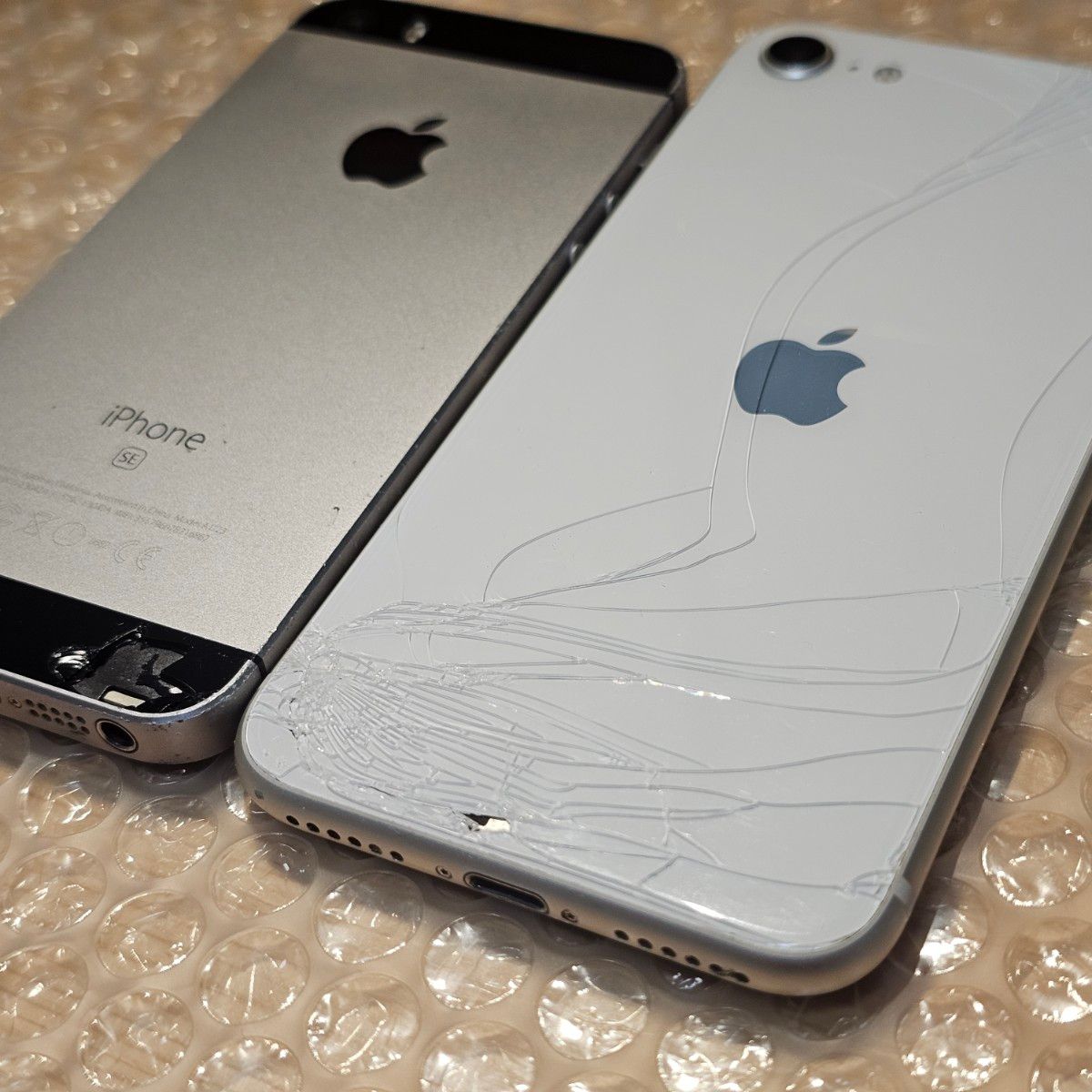 ジャンク】iPhone SE 2台 [部品取り用]｜Yahoo!フリマ（旧PayPayフリマ）