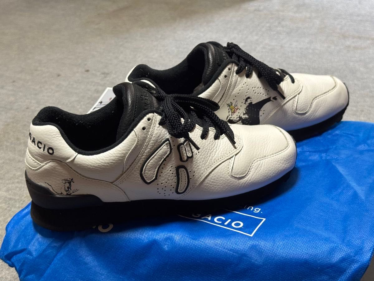 新品未使用 via SANGACIO にゅ～ず スニーカー ホワイト/ブラック 26