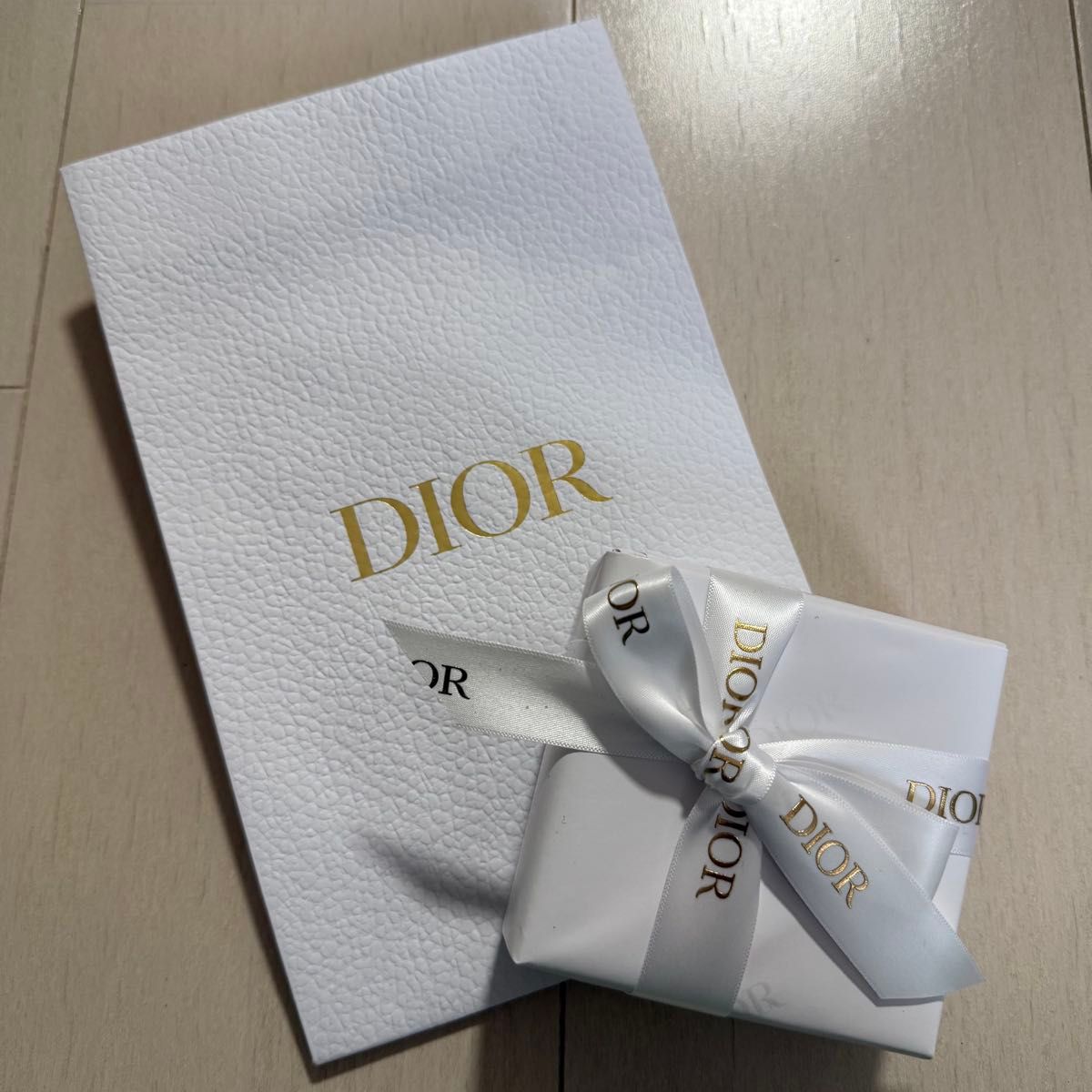 新品未使用】Dior化粧品 数量限定 ディオール ホルダー付 ルボーム