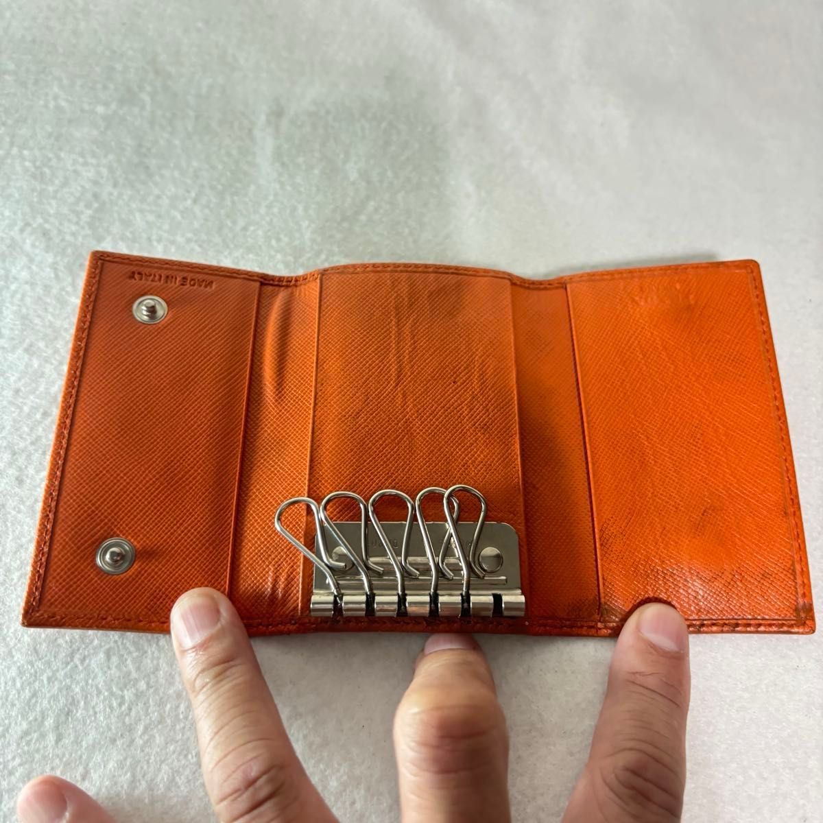 PRADA プラダ キーケース サフィアーノ オレンジ 三角ロゴ｜Yahoo