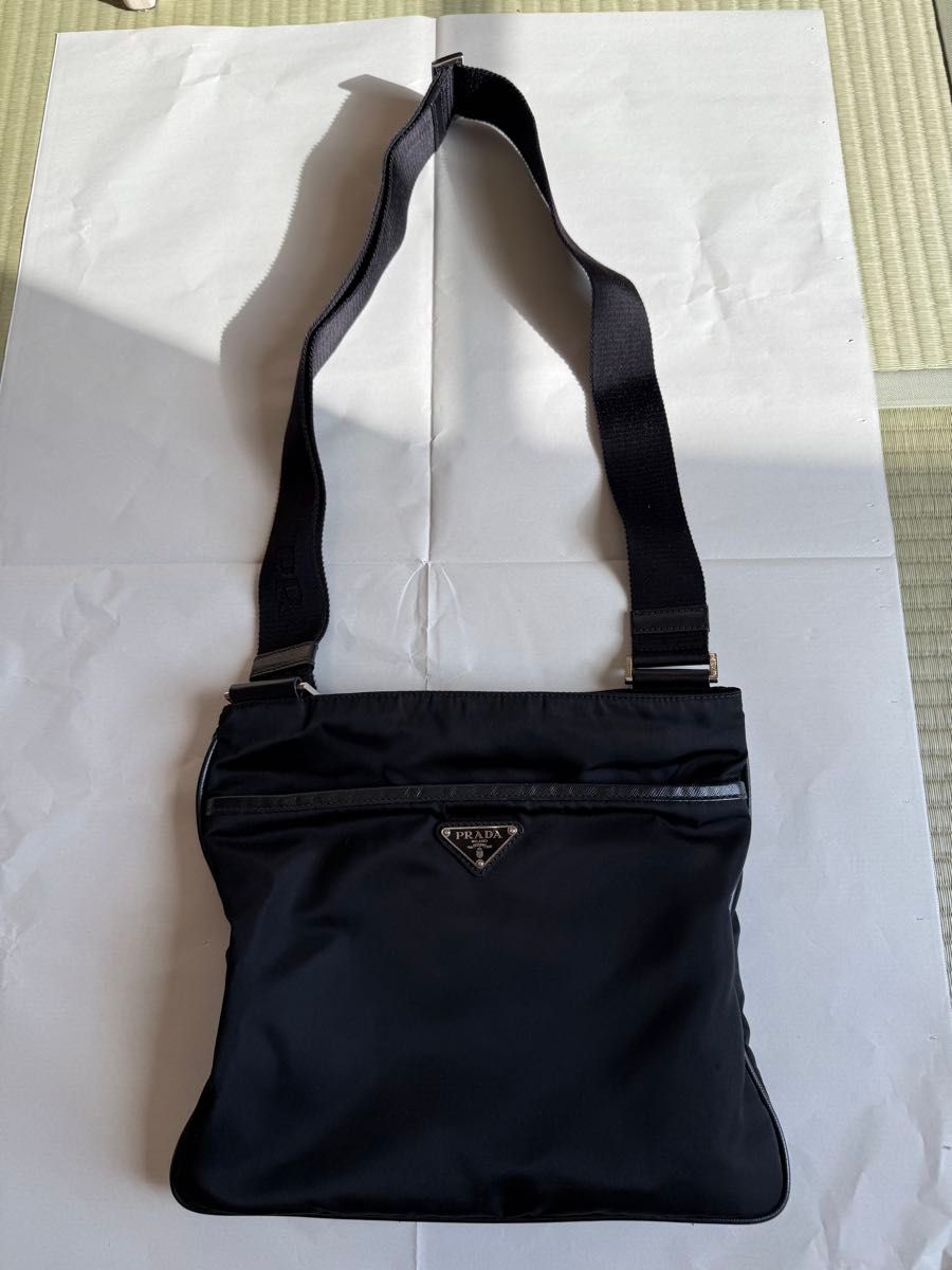 PRADA プラダ ナイロン ショルダーバッグ サコッシュ 三角プレート 黒