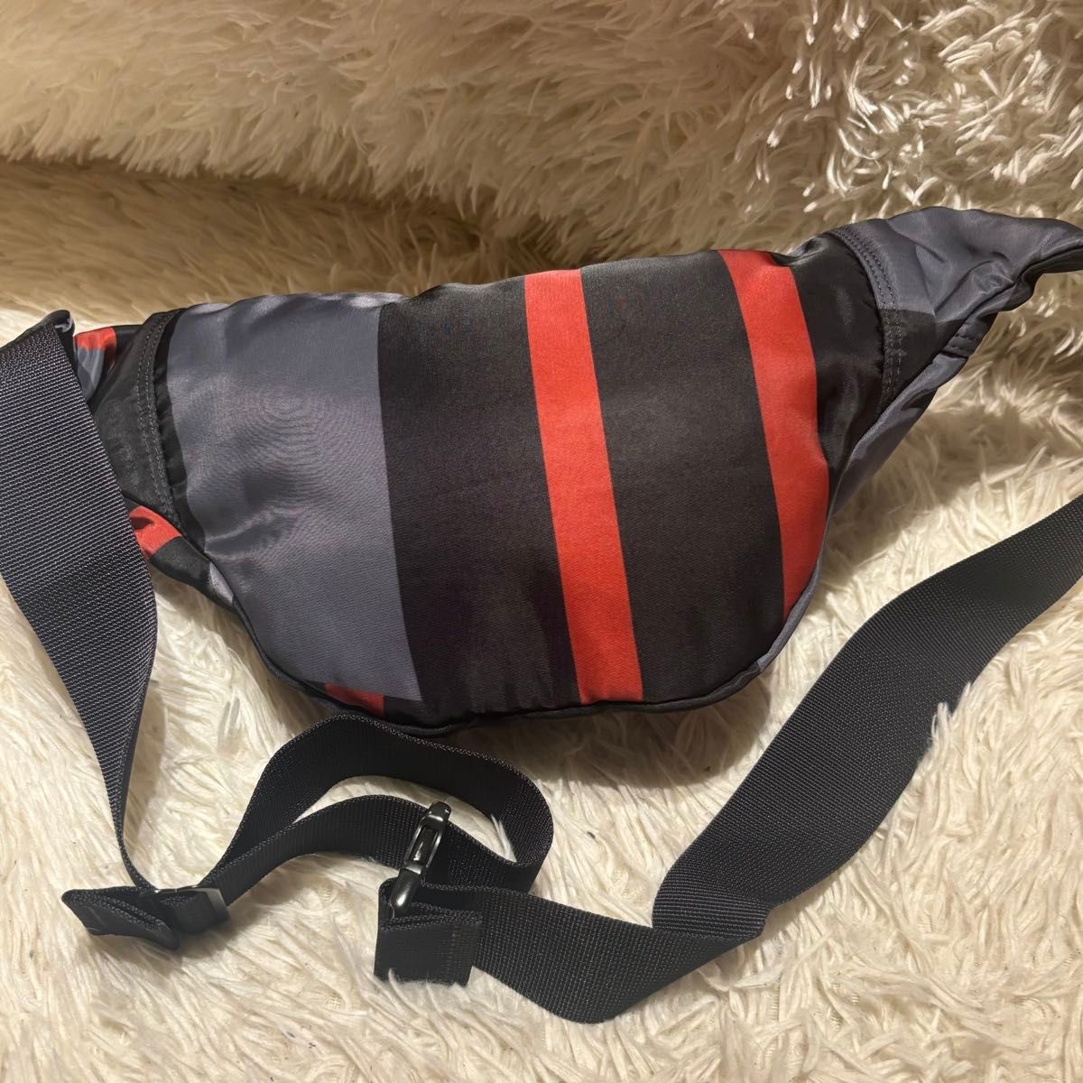 希少品 マルニ ポーター ボディバッグ ストライプ ナイロン ブラック
