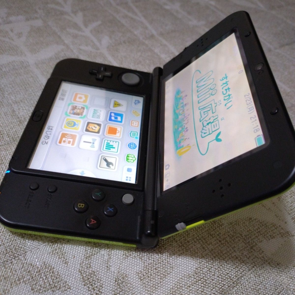 Newニンテンドー3DS LL ライムグリーン×ブラック本体 ディズニーカバー