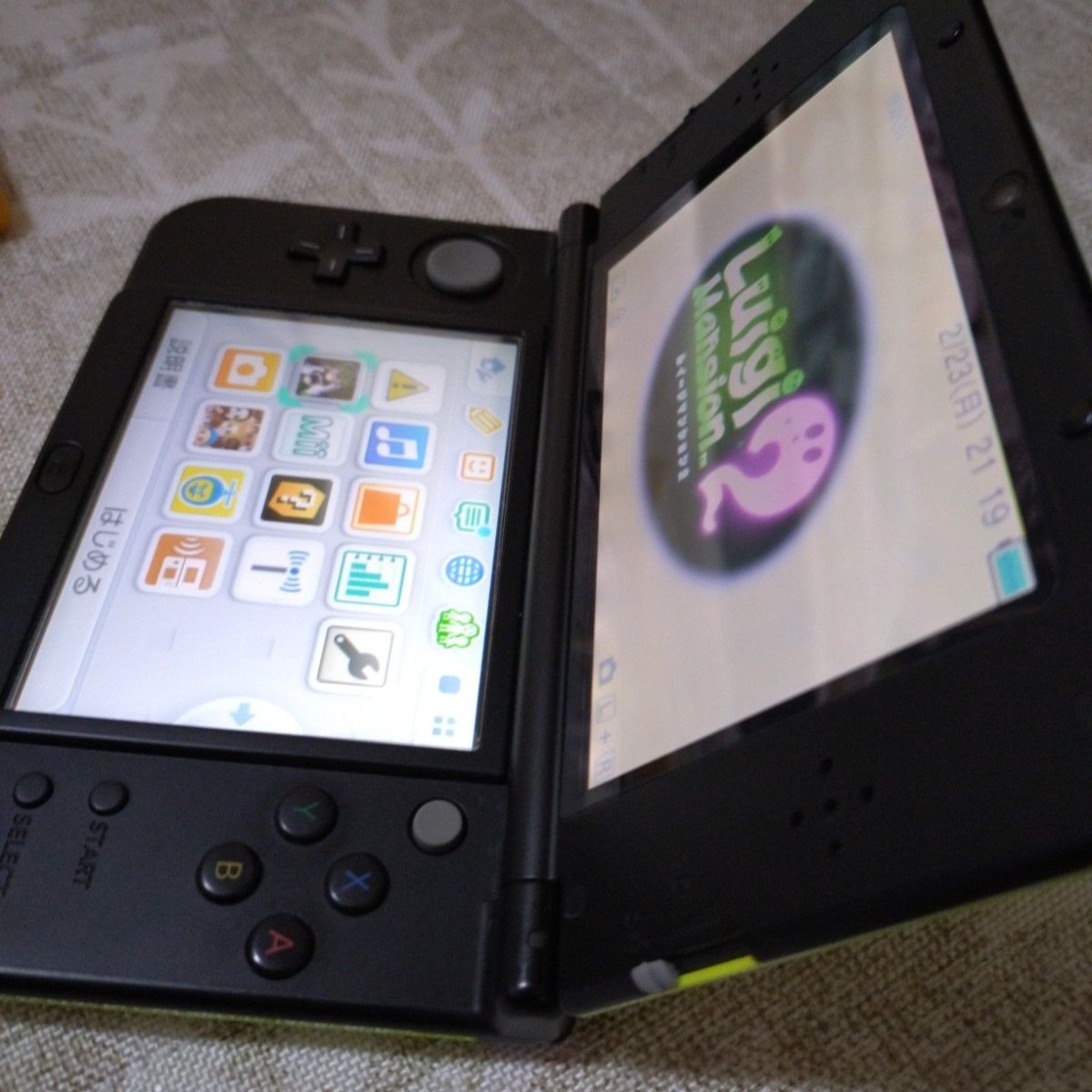 Newニンテンドー3DS LL ライムグリーン×ブラック本体 ディズニーカバー