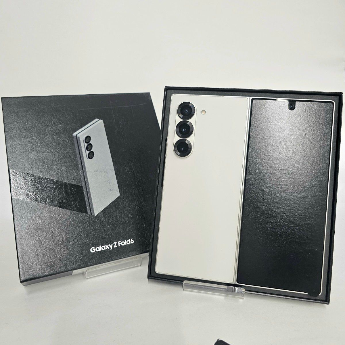 Galaxy Z FOLD6 256GB ホワイト ー SIMフリー 【極美品】｜Yahoo