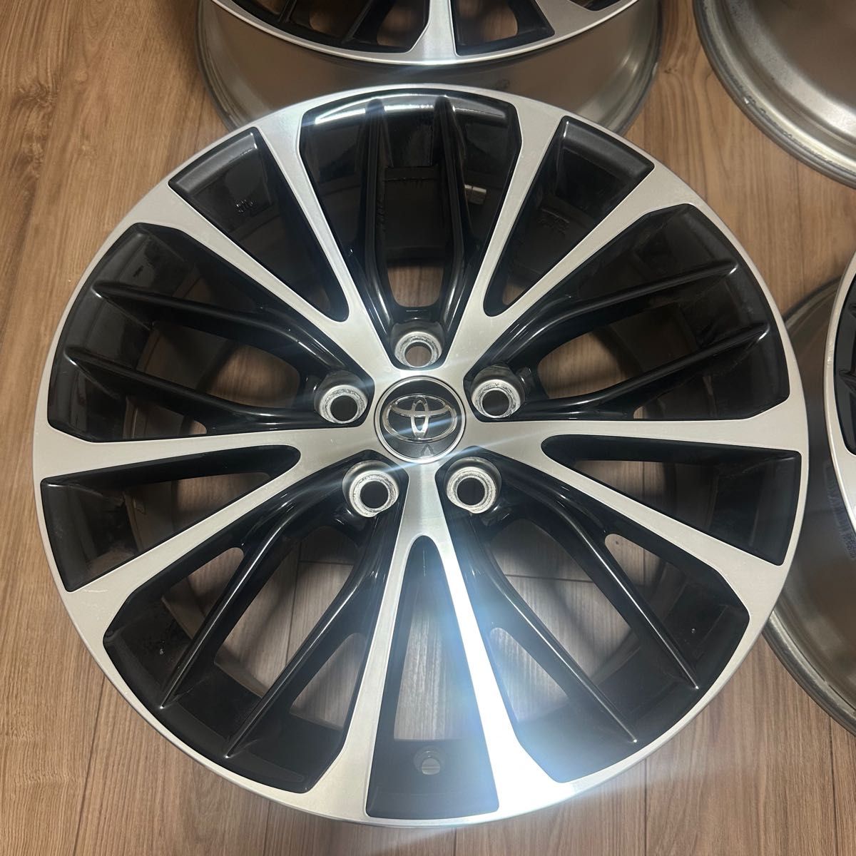カムリ ws 純正 ホイール レザーパッケージ 18インチ ホイールのみ 4本