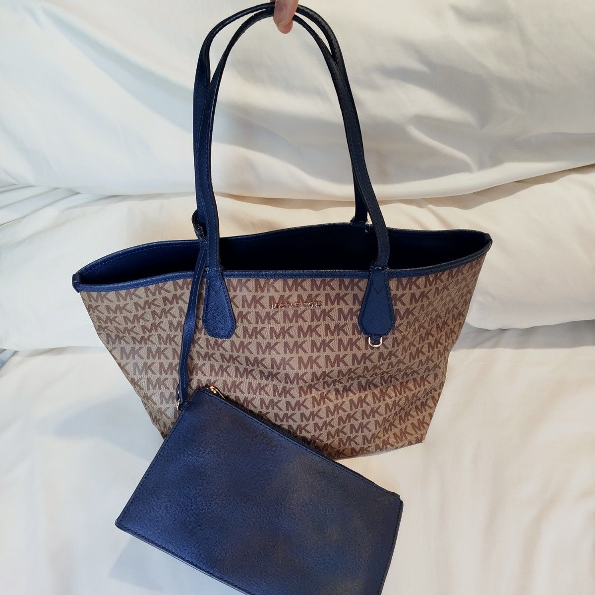 MICHAEL KORS マイケルコース MKシグネチャー トートバッグ ポーチ付き