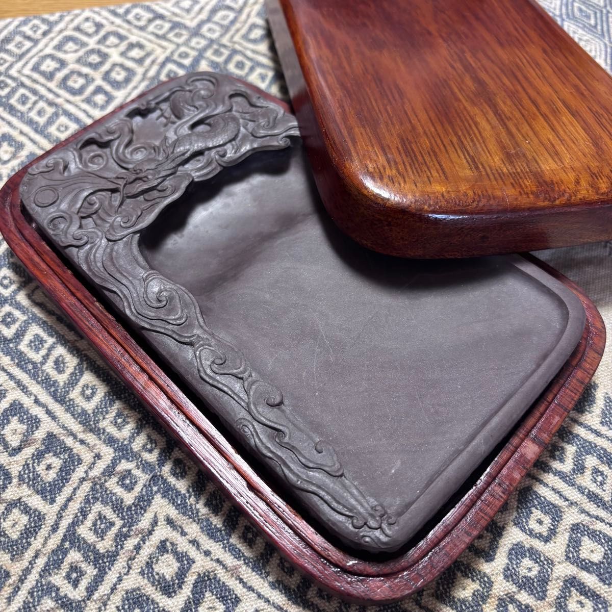 すずり 龍彫刻 硯 書道具 唐木箱付き 中国美術 骨董品 端渓石 224B