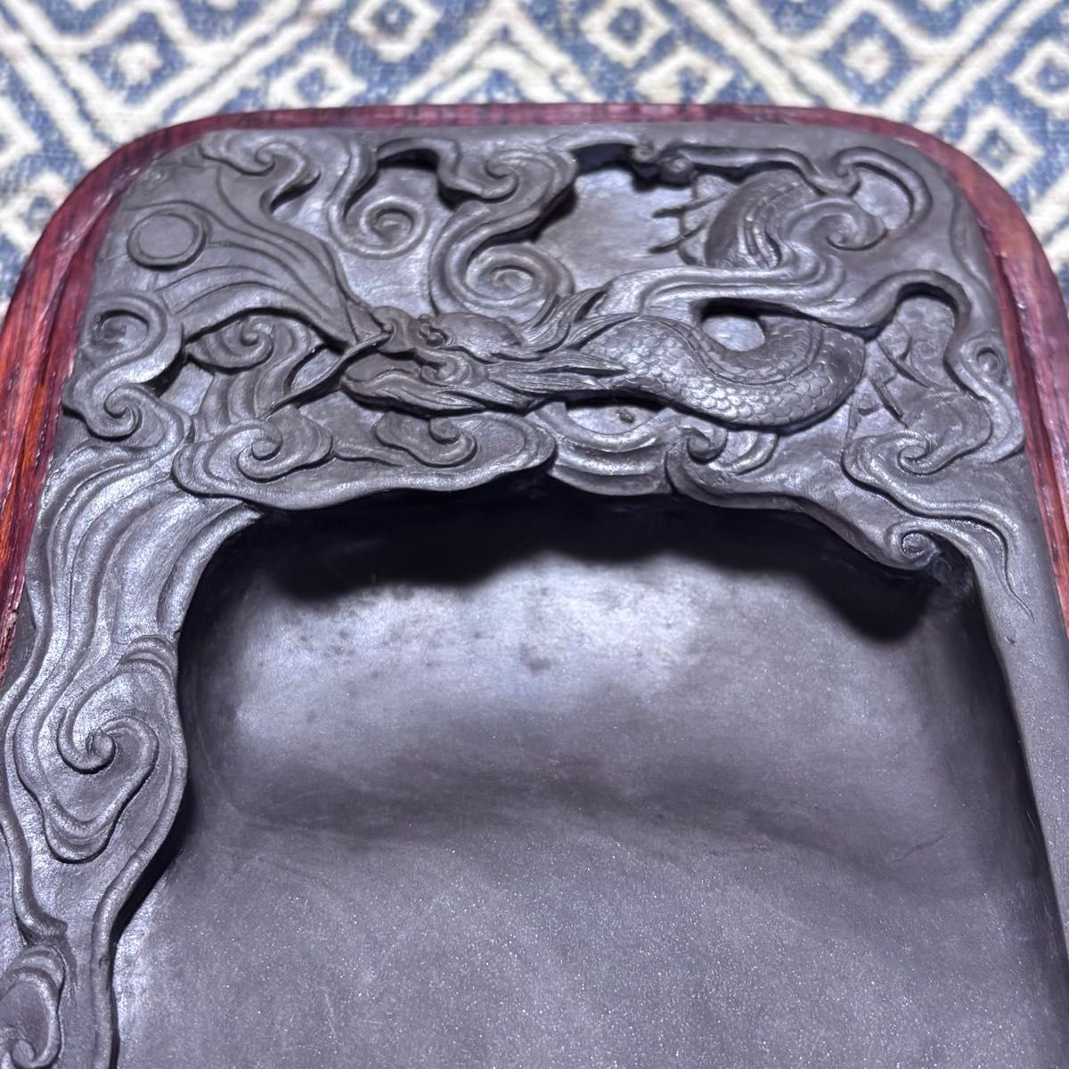 すずり 龍彫刻 硯 書道具 唐木箱付き 中国美術 骨董品 端渓石 224B