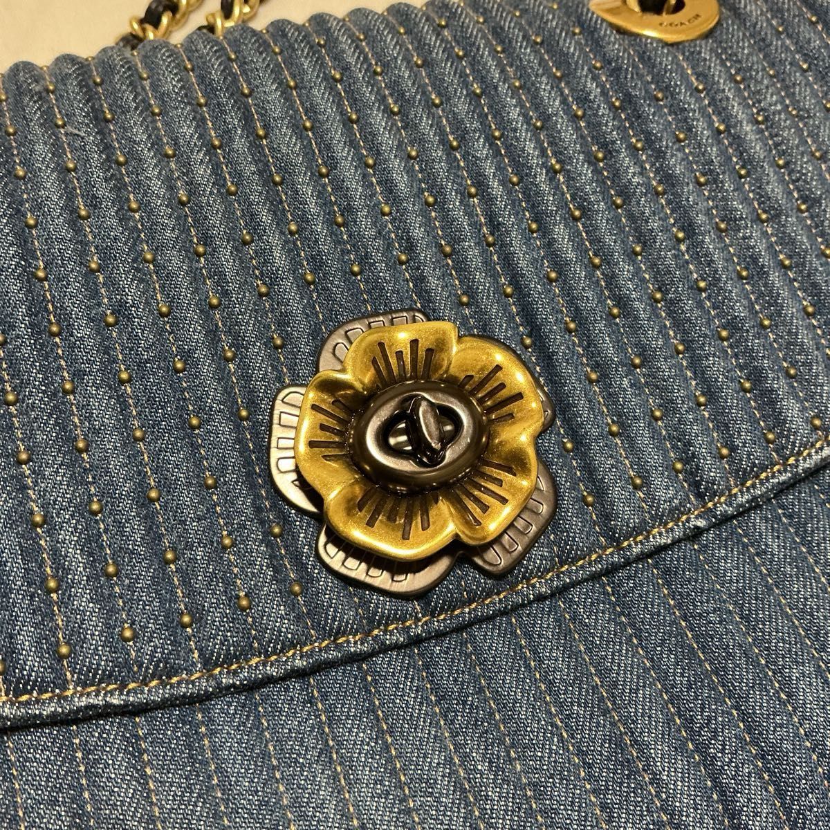 COACH コーチ 限定品 パーカーウィズキルティングアンドスタッズ