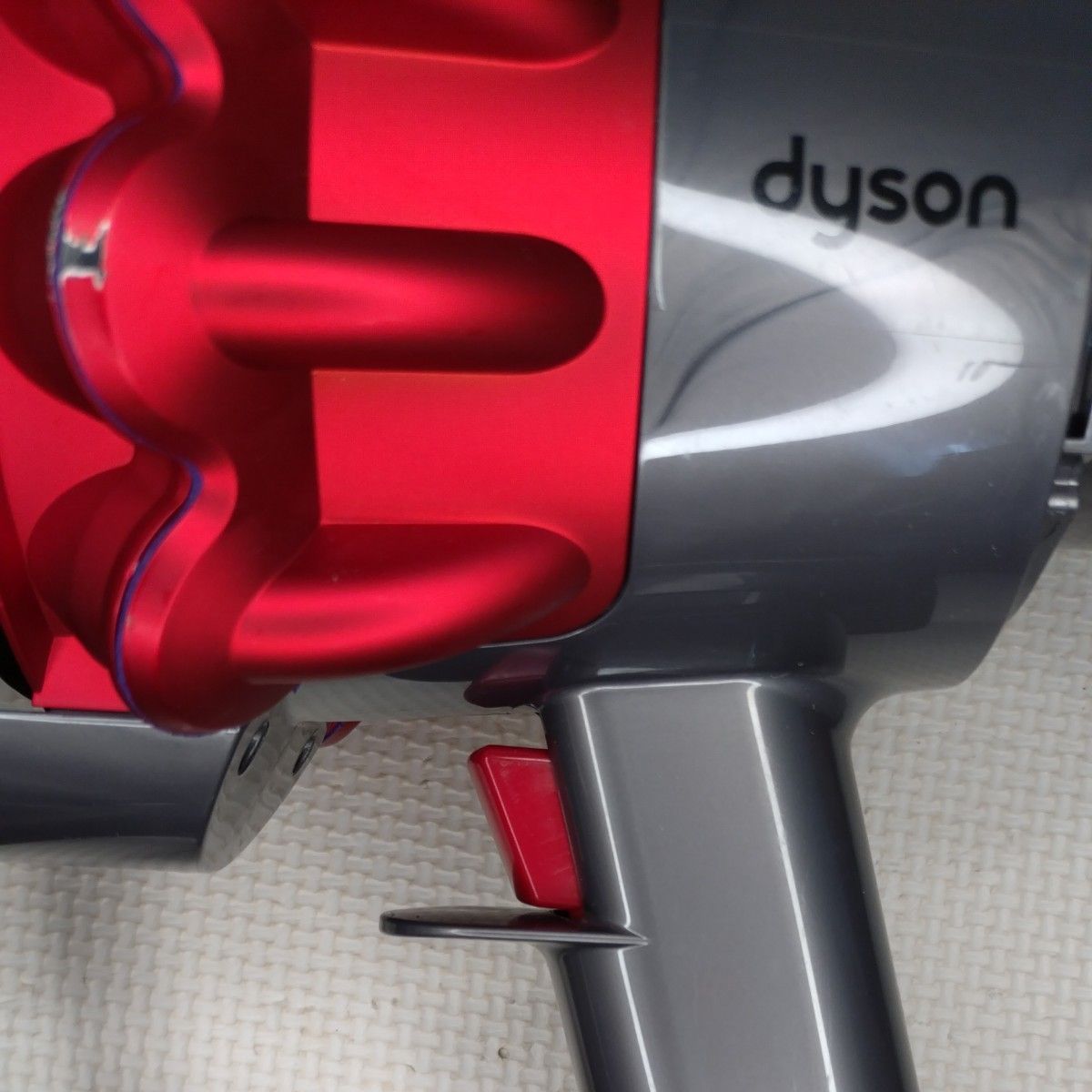 ダイソン V10 Dyson 掃除機 分解清掃済み 吸引テスト 実動 トリガー