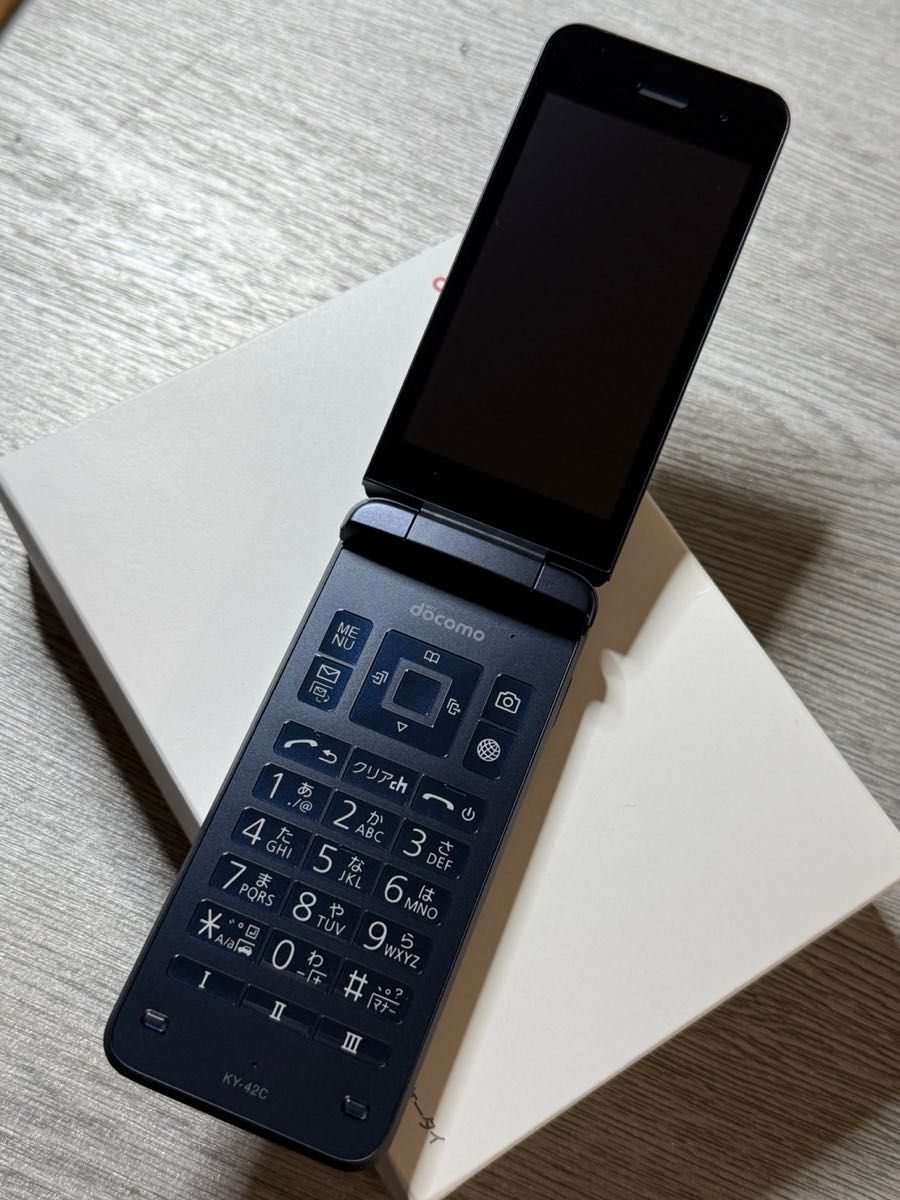 未使用品 SIMフリーDIGNOケータイ KY-42C ブラック 一括購入｜Yahoo