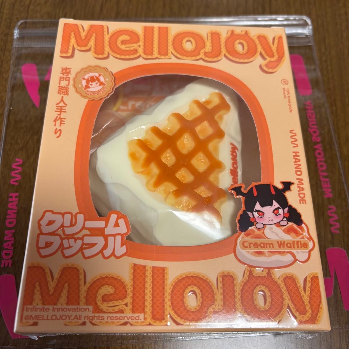 メロジョイ クリームワッフル Mellojoy さんかく スクイーズ ワッフル
