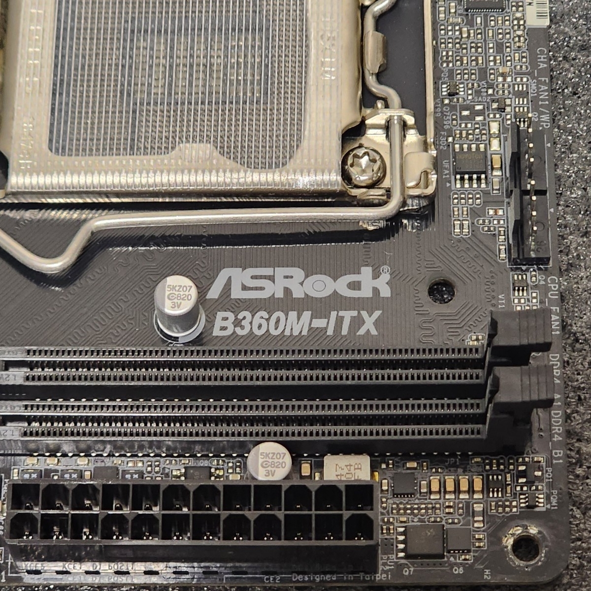 ASRock B360M-ITX IOパネル付属 LGA1151 Mini-ITXマザーボード 第8・9