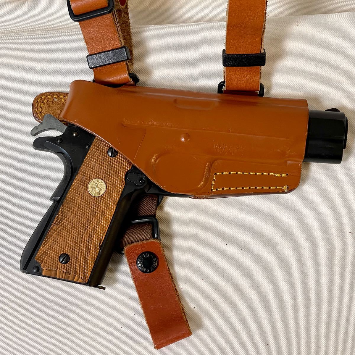 ウェスタンアームズ ショルダーホルスター ガバメント用 茶革製