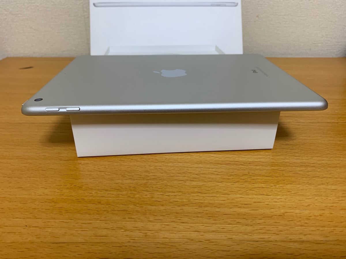 新品同品 Apple iPad 9 7インチ Wi-Fi 第6世代 MR7K2J/A A1893 128GB