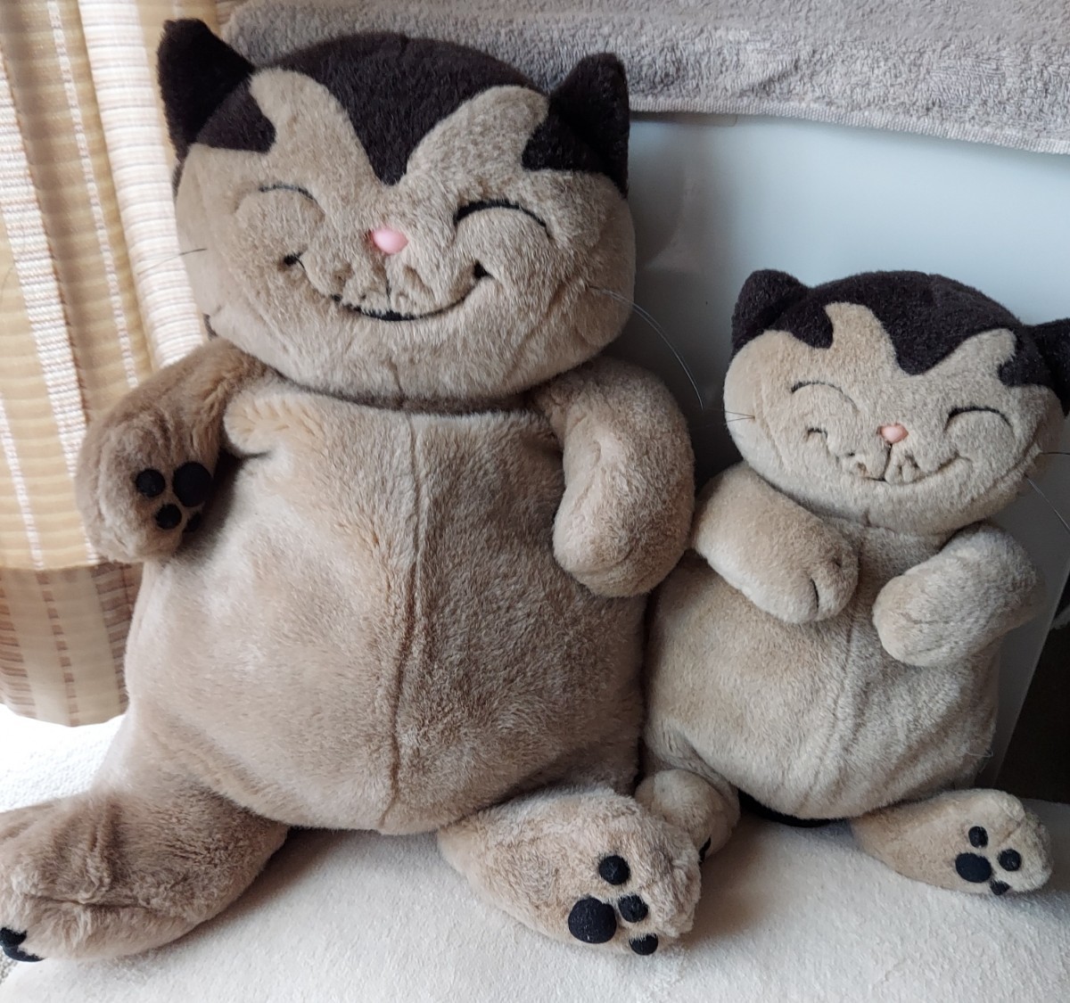 セキグチ SEKIGUCHI 猫のヤーコプ ぬいぐるみ2体 座高 大45センチ中30