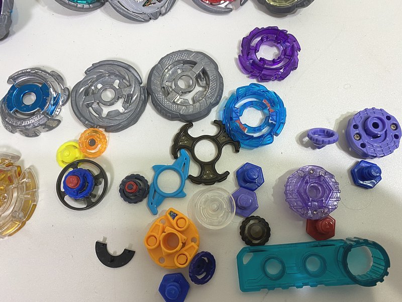 送料無料 ベイブレード ベイブレードバースト メタルファイト