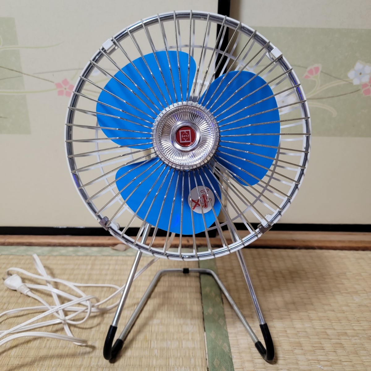 卓上扇風機 F-20A1 スタンド式 青い羽根 卓上扇風機 F-20A1 スタンド式