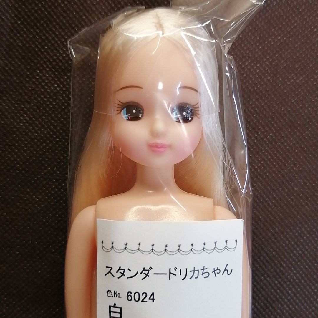 新品 リカちゃんキャッスル お人形教室 リカちゃん 本体 白 ホワイト