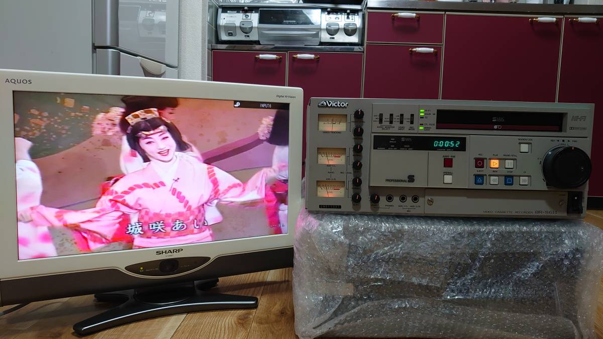 Yahoo!オークション - VICTOR BR-S611 S-VHS業務用ビデオデッキ 通電確